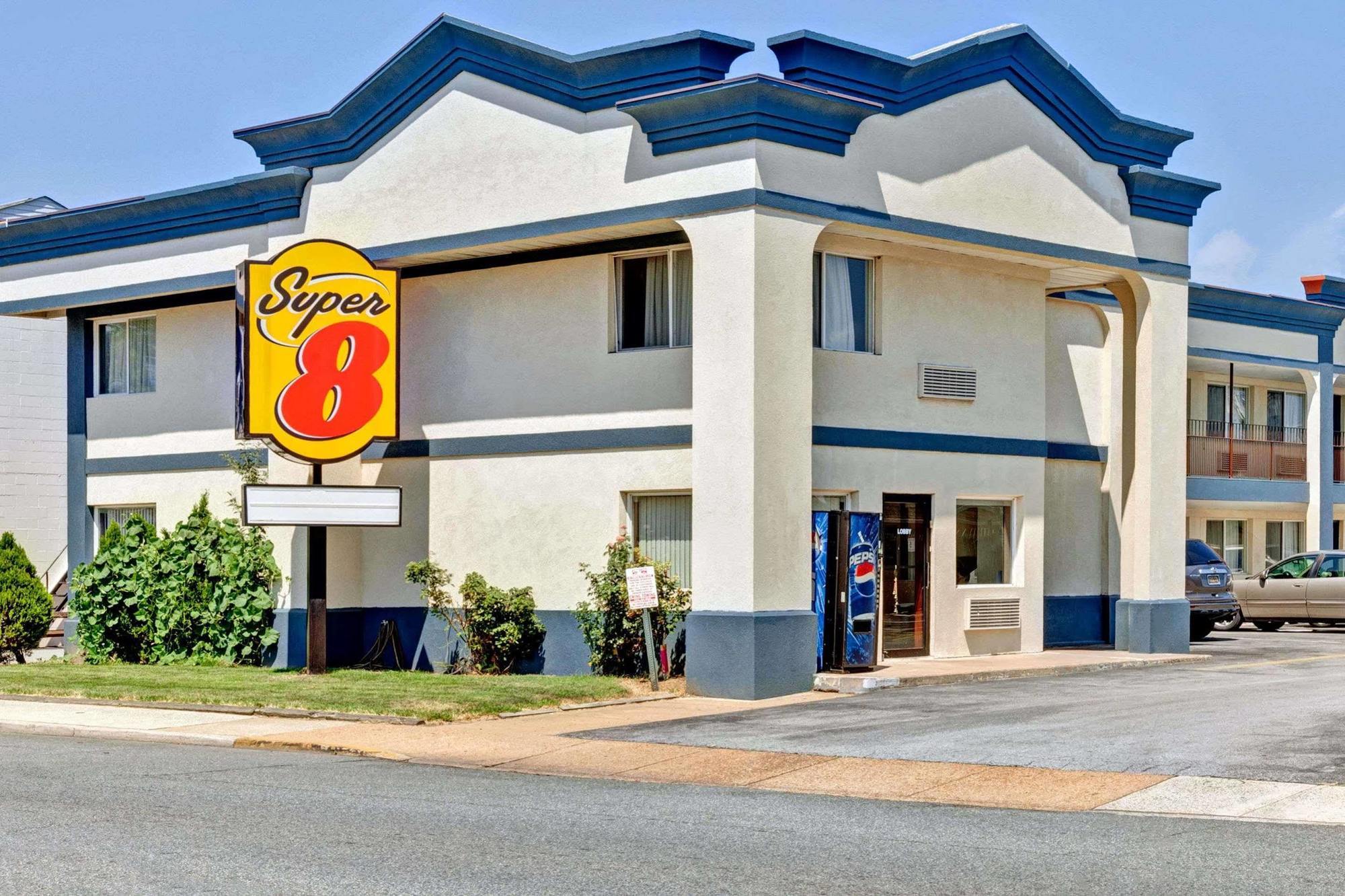 Super 8 By Wyndham Newark De Hotel Exterior photo